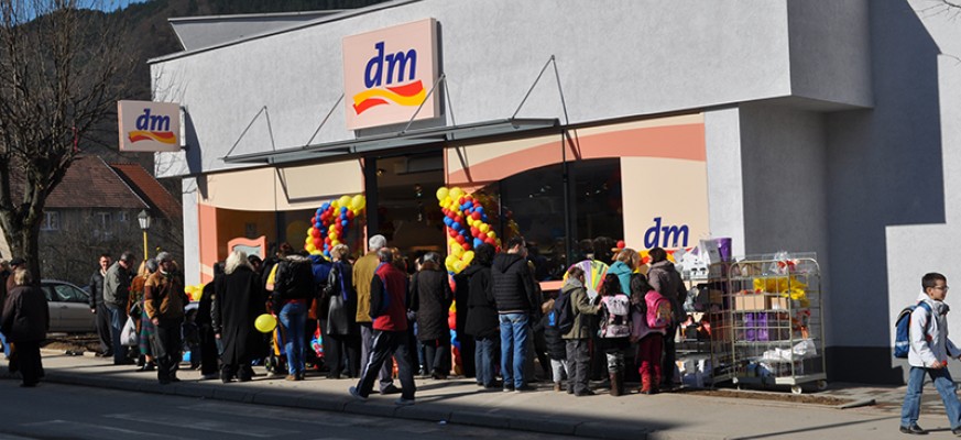 Otvorena "DM" prodavnica u Goraždu: Podijelili dvije donacije od po 1.500 KM