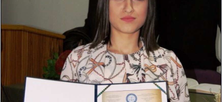 Bihać: Studentica generacije Ajla Jašarević, s prosjekom 9,87