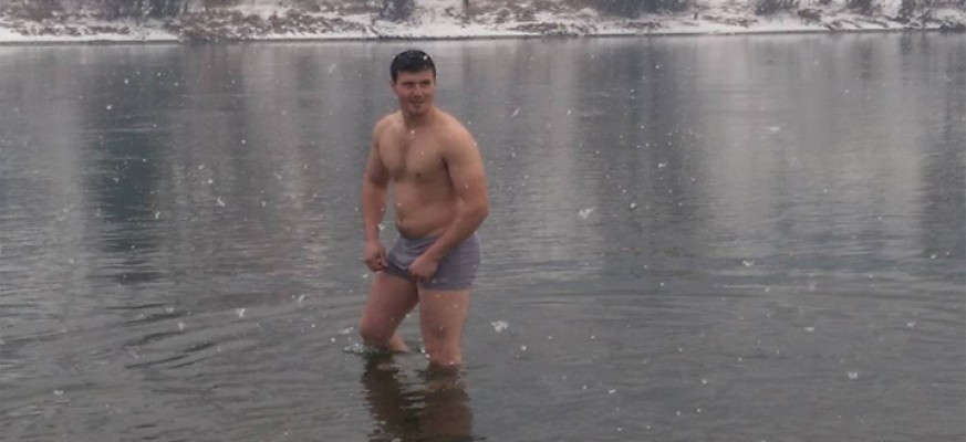 Fehimovo januarsko kupanje u Drini na -5 stepeni (VIDEO)