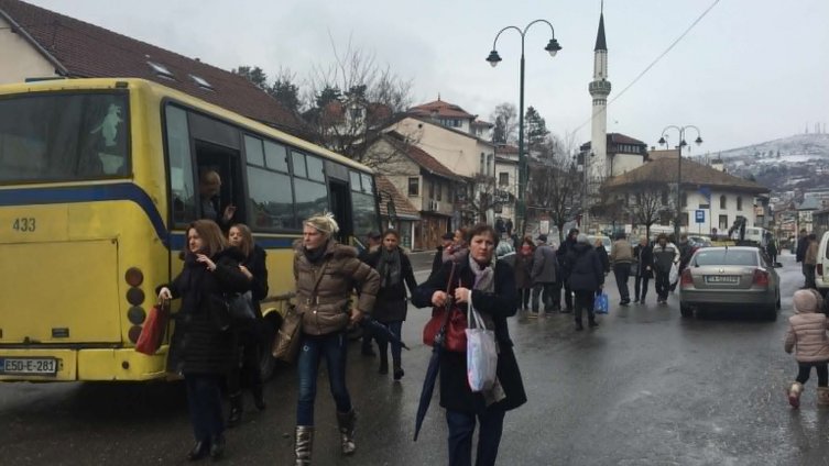 Sarajevo: Mještani padinskih naselja u problemima, kombi danima ne vozi 