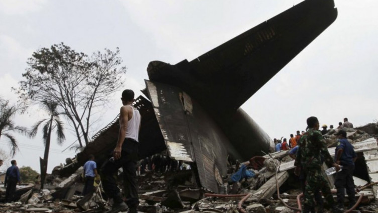 U padu 40 godina starog Boeinga poginulo 110 osoba 