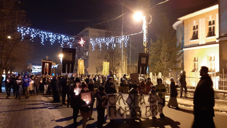 Vjernici SPC-a i večeras protestirali: Pjevali "Oj, Kosovo, Kosovo..."