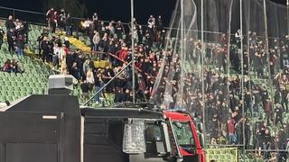 Video / Ogorčeni policijskom odlukom: Horde zla napustile sjevernu tribinu stadiona Koševo